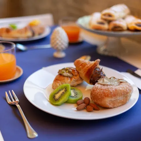 לינה וארוחת בוקר Sicilian 4*